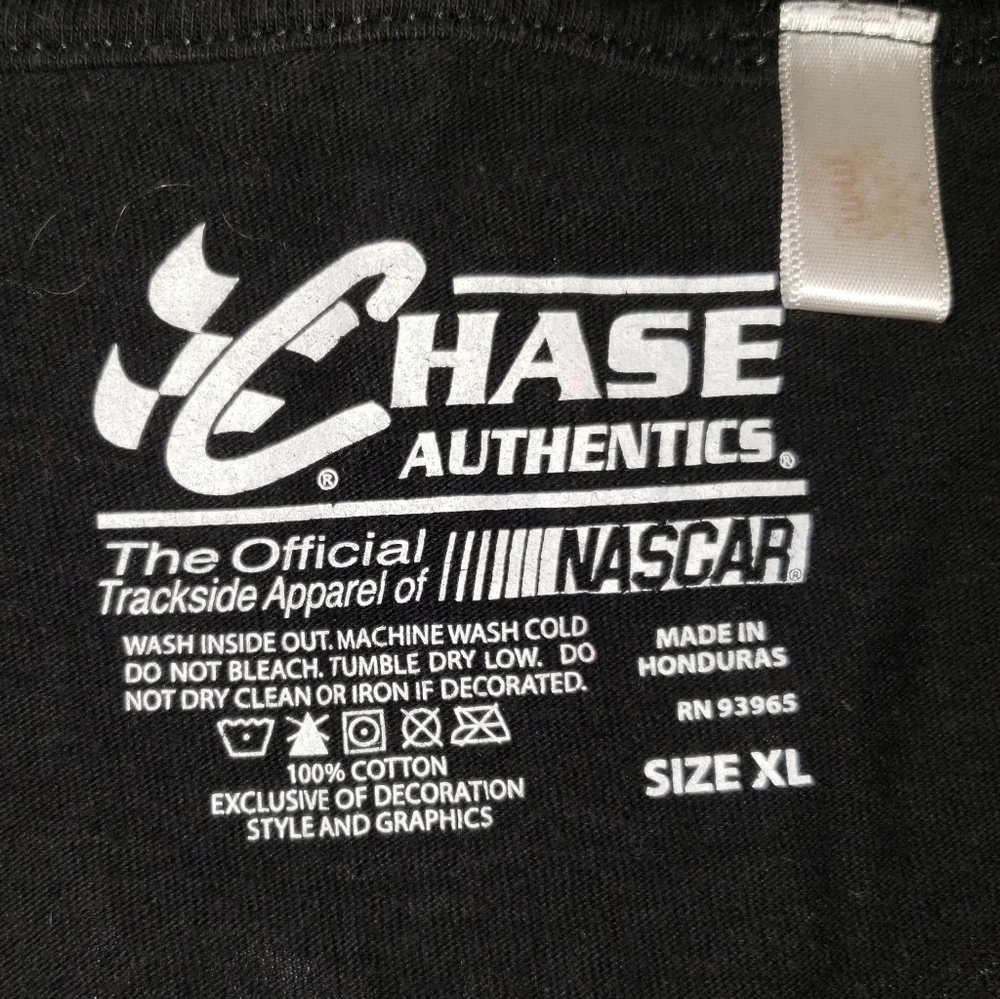 NASCAR Kyle Busch #18 tshirt - Picture 2 of 3